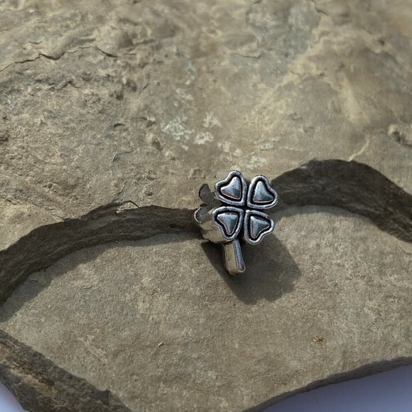 💜 Four Leaf Clover Charm - Picture 6 of 6